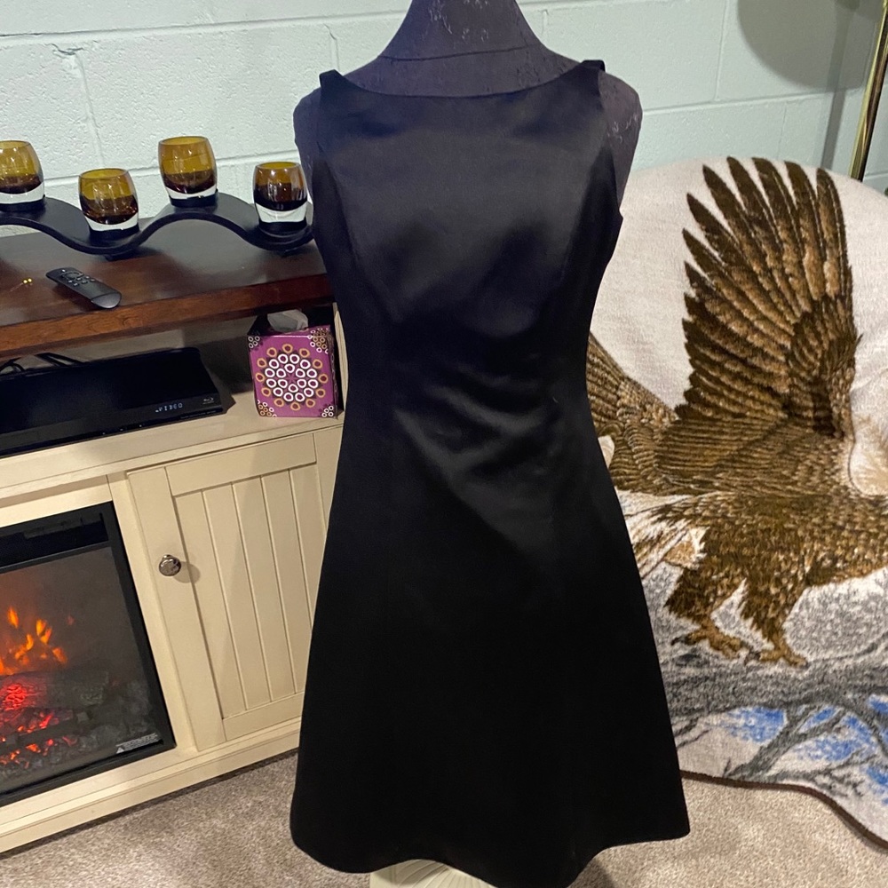 Black sleeveless dress
